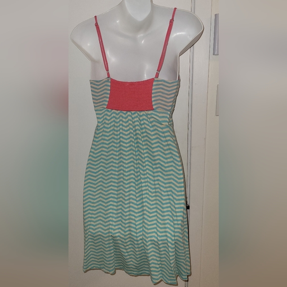 3/$50! Roxy striped summer dress size XS - Picture 2 of 2